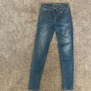 AMERICAN EAGLE JEANS